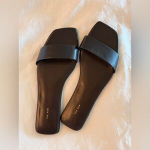 The row flats NWOT 38